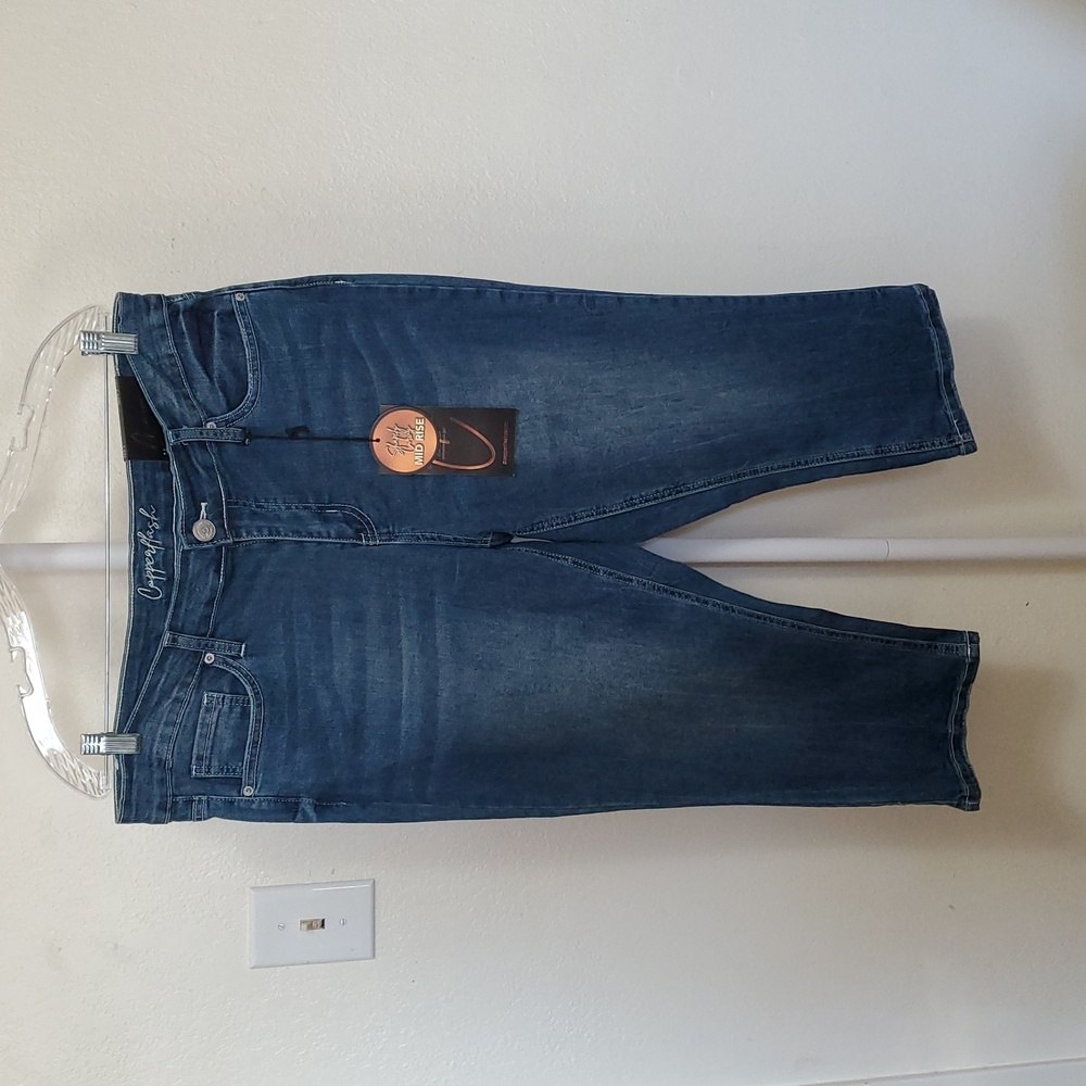 Curvy Denim Capri